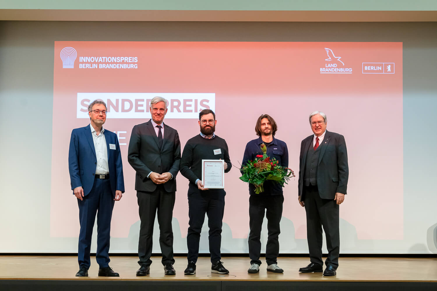 Gruppenbild Preisträger: HIIVE UG (Sonderpreis 2022)